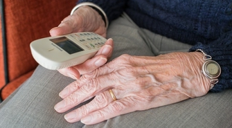 W Lesznie zacznie działać telefon zaufania dla seniorów