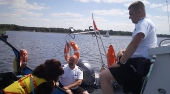 Policyjni wodniacy wspólnie z RWS dbają o bezpieczeństwo