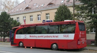 Zbiórka krwi przed siedzibą KPP Wschowa