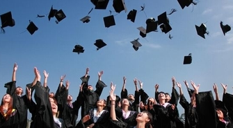 Wyjątkowe rozdanie świadectw uczniów za rok szkolny 2019/2020