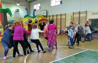 Świat w kawałkach świat do poskładania - rodzina która na nowo staje się siłą