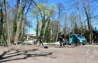 Postęp prac w sławskim parku