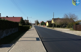 Droga powiatowa z nową nawierzchnią