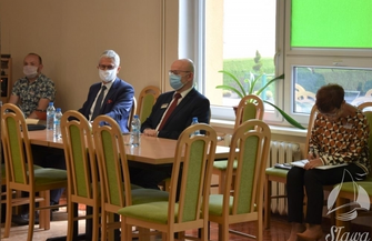 Burmistrz Sławy z absolutorium.