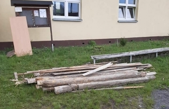 Remontująświetlicę w Łękanowie