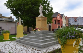 Zielony dywan w centrum Sławy