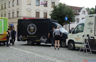 Targowisko Food Trucków na Rynku we Wschowie ZDJĘCIA