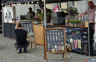 Targowisko Food Trucków na Rynku we Wschowie ZDJĘCIA