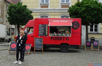 Targowisko Food Trucków na Rynku we Wschowie ZDJĘCIA