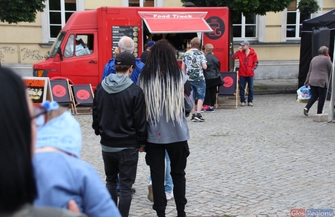 Targowisko Food Trucków na Rynku we Wschowie ZDJĘCIA
