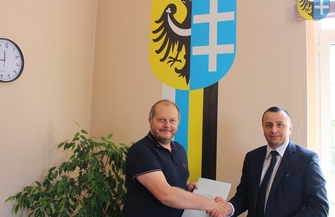 Podpisano umowę na budowę boiska w I LO