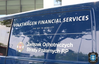 OSP ze Wschowy odebrała nowy samochód