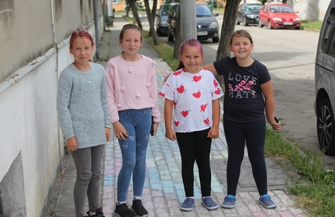 Tęczowy chodnik na Stablewskiego