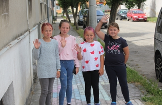 Tęczowy chodnik na Stablewskiego