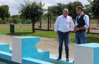 Fatalny stan miejskiego basenu FOTO