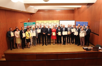 Marszałek wręczył promesę