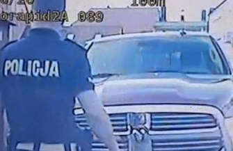 Kobieta miała problemy z oddychaniem. Dzięki policyjnej eskorcie szybko dotarła do szpitala