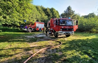 Pożar przy samym jeziorze