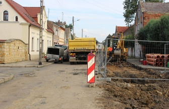 Ruszyły prace remontowe na ul. Pułaskiego ZDJĘCIA