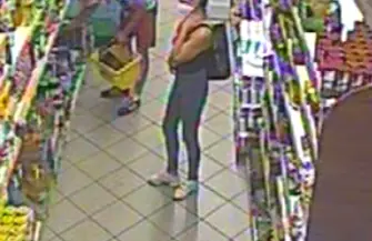 Spragniona para ukradła butelkęalkoholu za 120 zł.