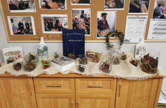 Seniorzy ze Szlichtyngowej przygotowali przepiękne dekoracje