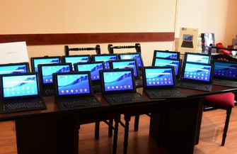 Staszic otrzymał nowe tablety.