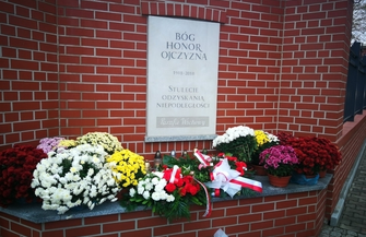 Delegacja Starostwa uczciła Święto Niepodległości