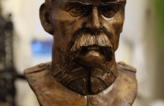 Związek Piłsudczyków RP otrzymał popiersie Marszałka