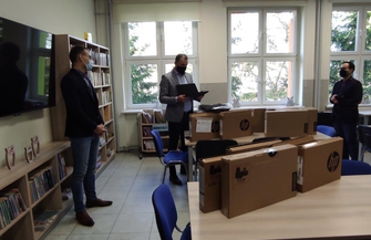 Stena przekazała 24 komputery dla uczniów ze Wschowy ZDJĘCIA