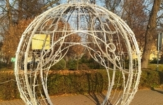 Montaż dekoracji świątecznych ZDJĘCIA