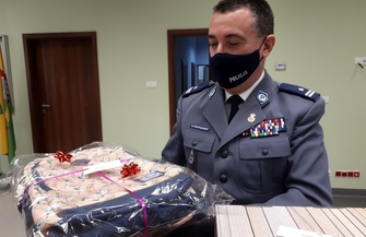Świąteczne paczki od policjantów ZDJĘCIA
