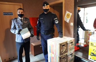 Świąteczne paczki od policjantów ZDJĘCIA