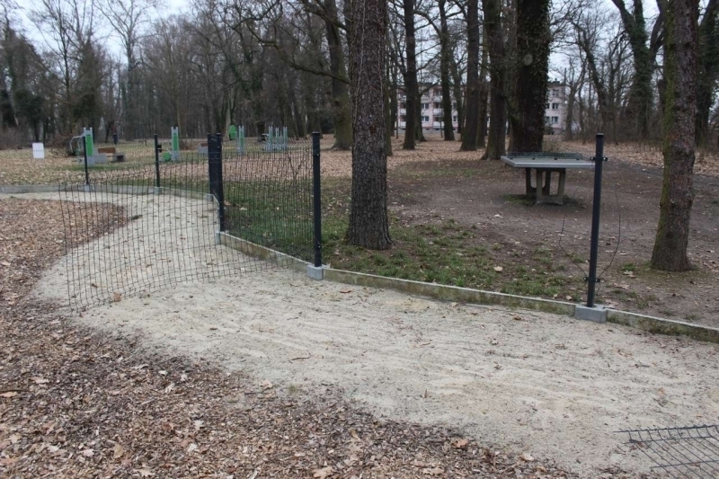 Kolejny akt wandalizmu w Parku Górczyńskim ZDJĘCIA