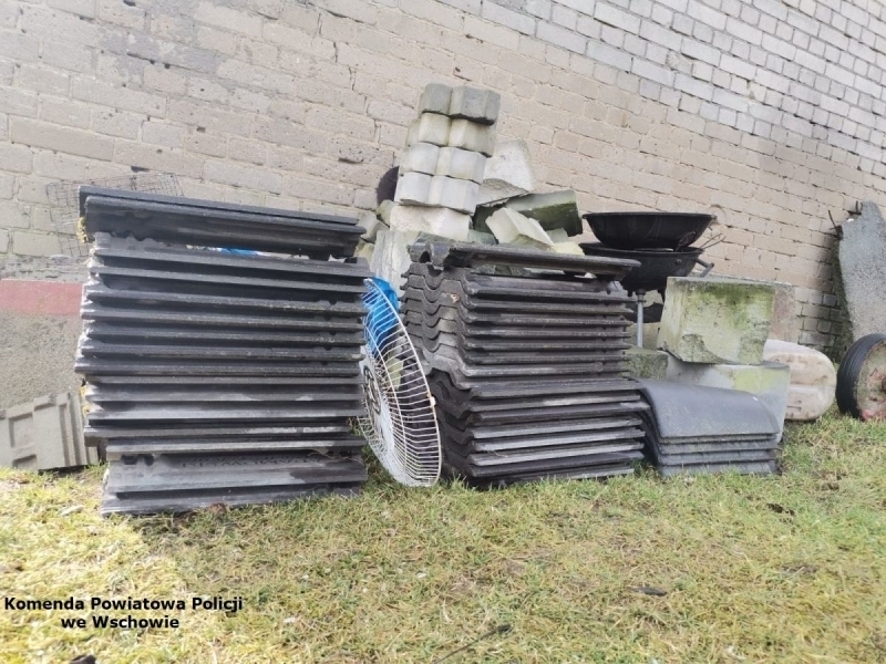Sławscy kryminalni zatrzymali podejrzanych o kradzież budowlaną FOTO
