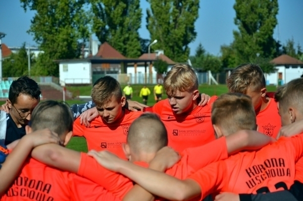 Koroniarze wracająna boisko TERMINARZ