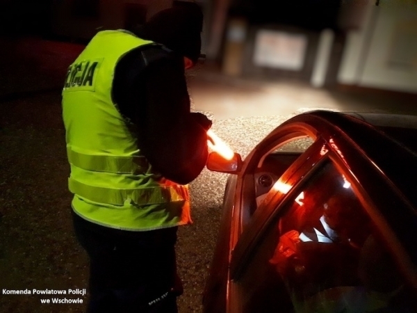 20 latek prowadził po narkotykach i bez uprawnień.