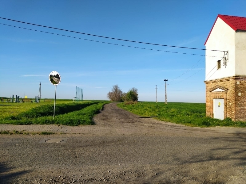 Nowe lustro drogowe w Kowalewie