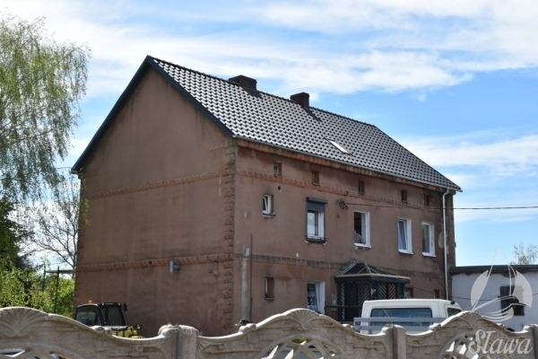 Nowy dach na budynku komunalnym