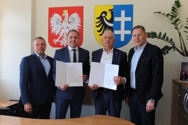 Umowa na dofinansowanie przebudowy dachu sali gimnastycznej w I Zespole Szkół podpisana