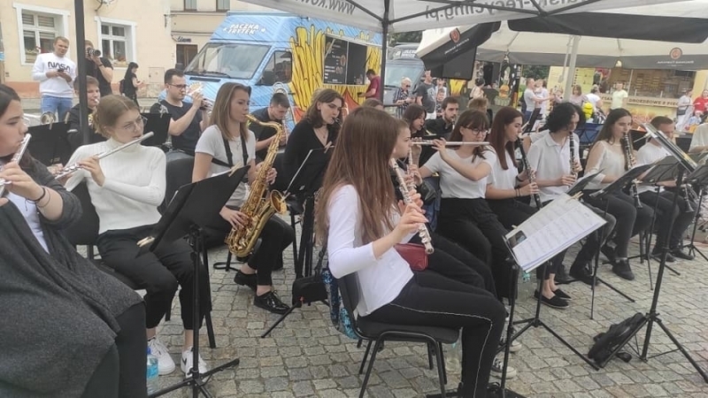 Młodzieżowa Orkiestra Dęta CKiR zagrała dla Marysi ZDJĘCIA