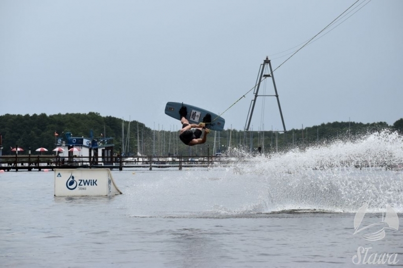 Żabson dał popis umiejętności na wakeboardzie w Sławie ZDJĘCIA