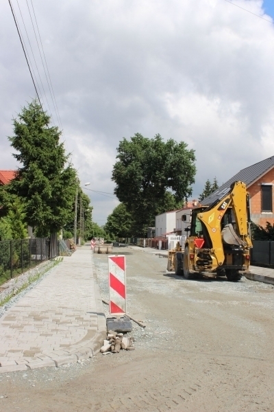 Postępują prace na ulicy Ogrodowej w Szlichtyngowej ZDJĘCIA