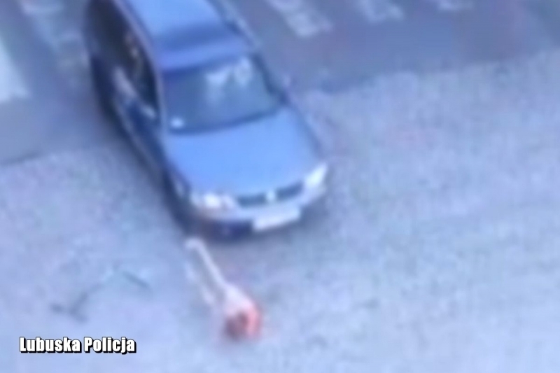Niebezpieczne zdarzenie zarejestrowane przez monitoring. Dziecko potrącone na pasach WIDEO