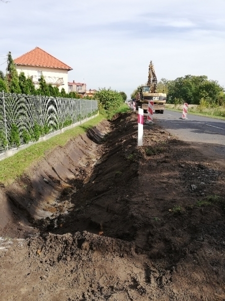 Będzie nowy chodnik wzdłuż osiedla domków jednorodzinnych
