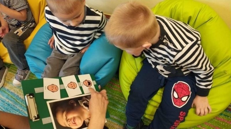Kraina Tęczy Trening Umiejętności Społecznych TUS