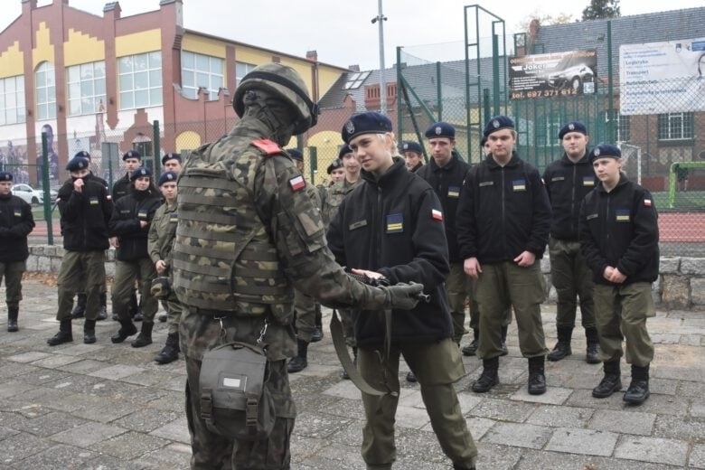 Zajęcia praktyczne kadetów Oddziału Przygotowania Wojskowego ZDJĘCIA