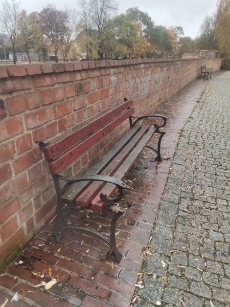 Komu przeszkadzała ławka