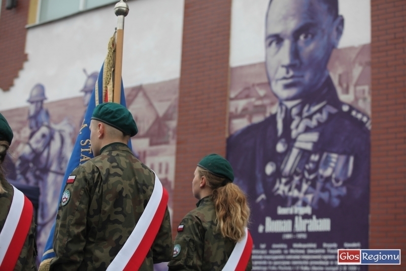 Mural w Staszicu oficjalnie odsłonięty VIDEO