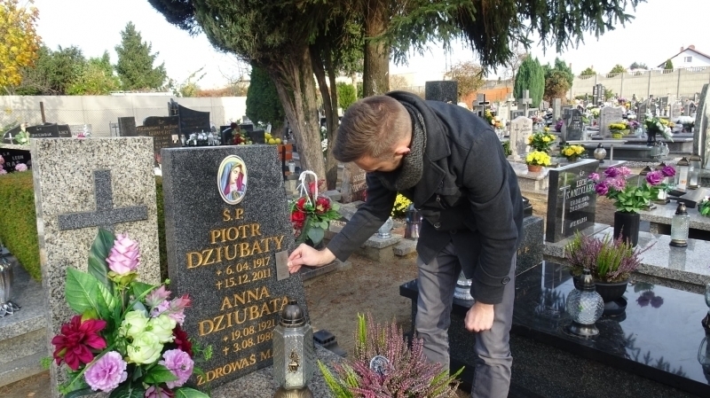 Oznaczajągroby bohaterów narodowych ZDJĘCIA