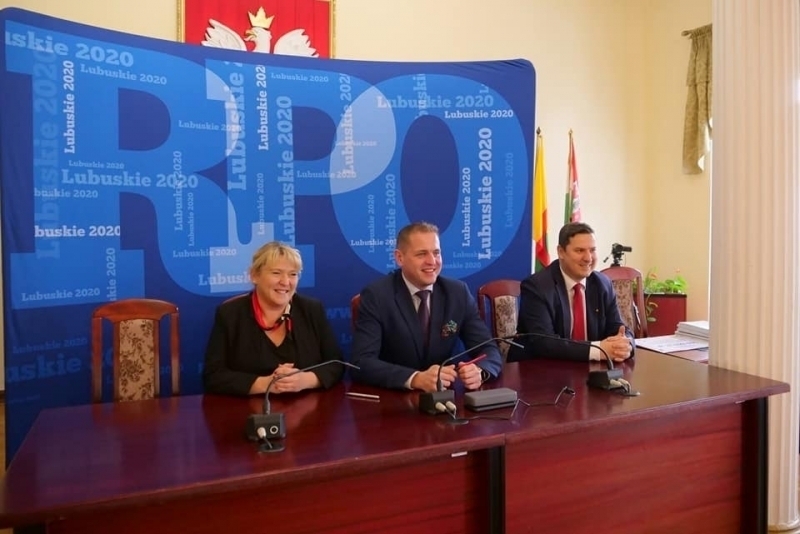 Prawie 100 tys. zł dla szkoły w Starych Drzewcach